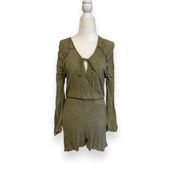Green Romper Long Flare Sleeve Crinkle Texture Wrap Style - Picture 4 of 10